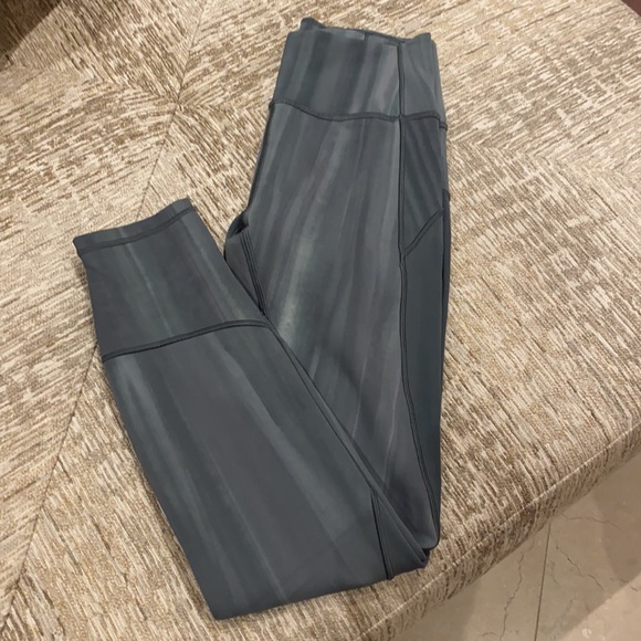 Lululemon leggings - Picture 3 of 6